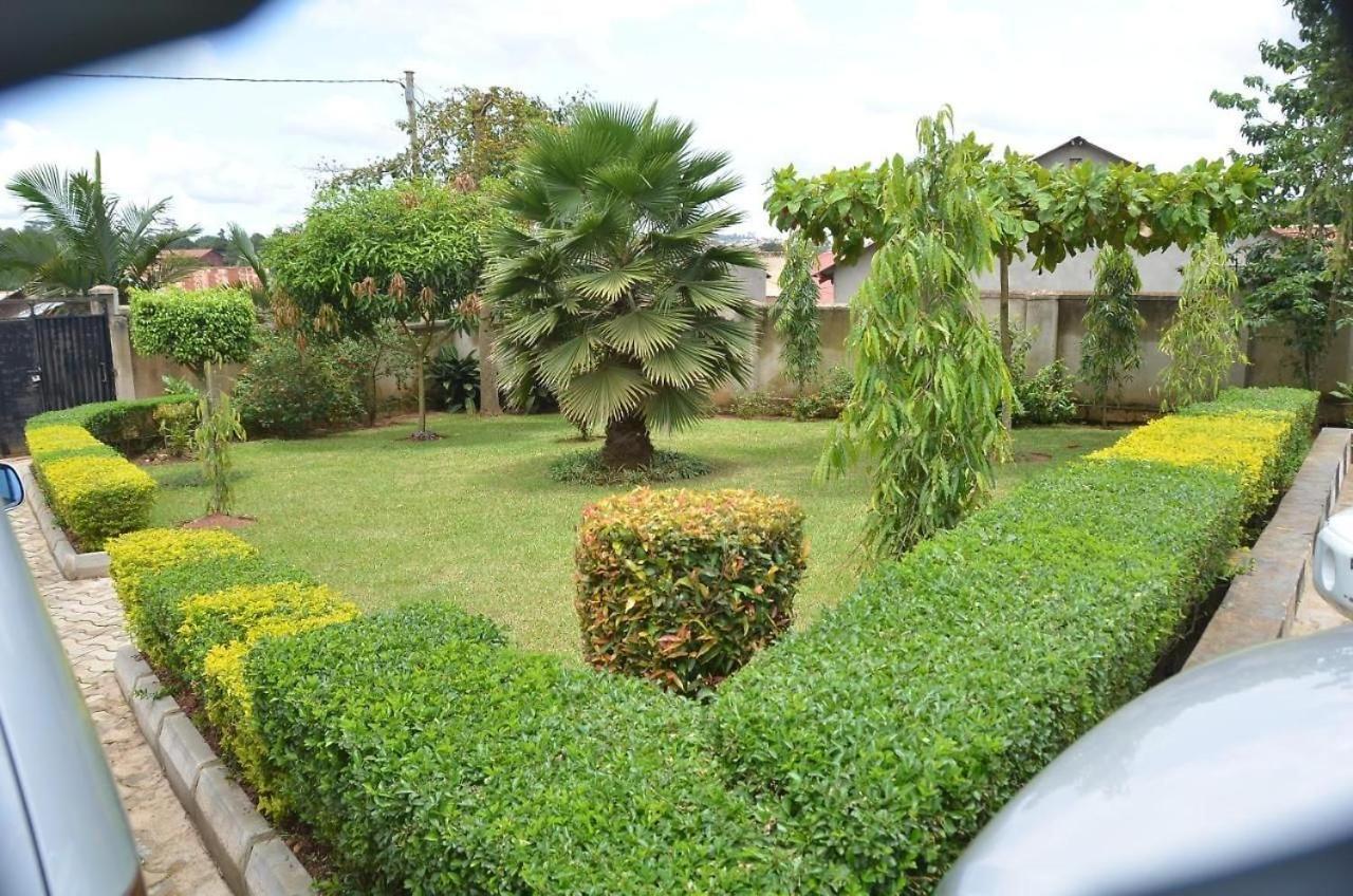 Merian Gardens And Guest House Mukono Town Exterior photo