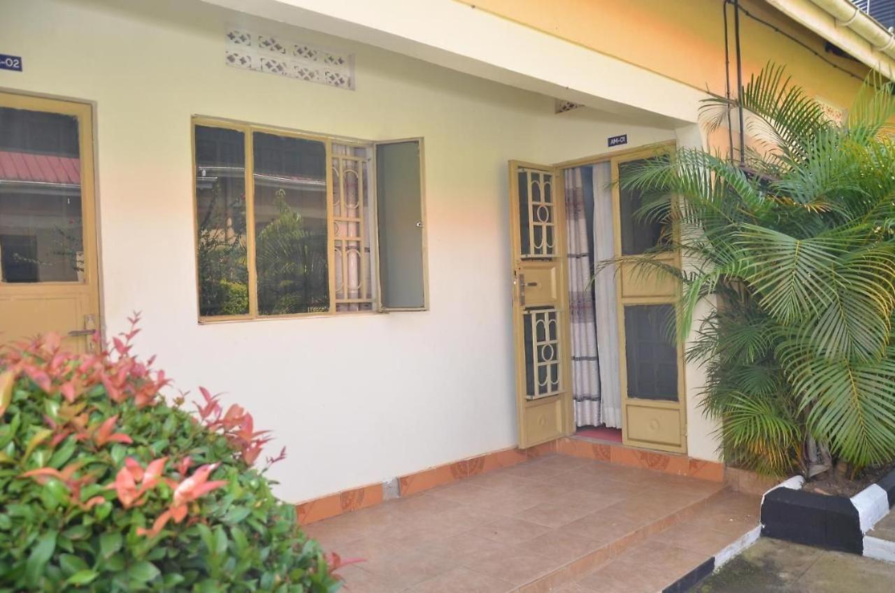 Merian Gardens And Guest House Mukono Town Exterior photo